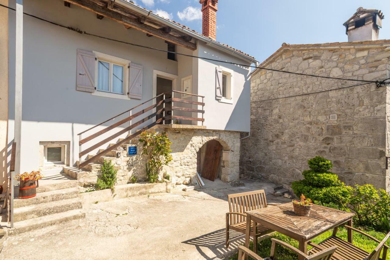 Ferienwohnung Adorma Hum Exterior foto